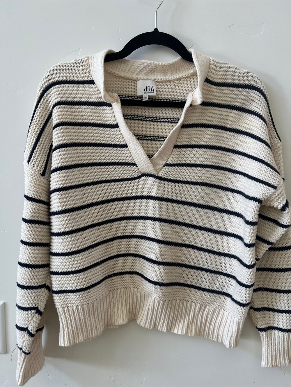 dRA Striped Cream V-Neck Knit Sweater